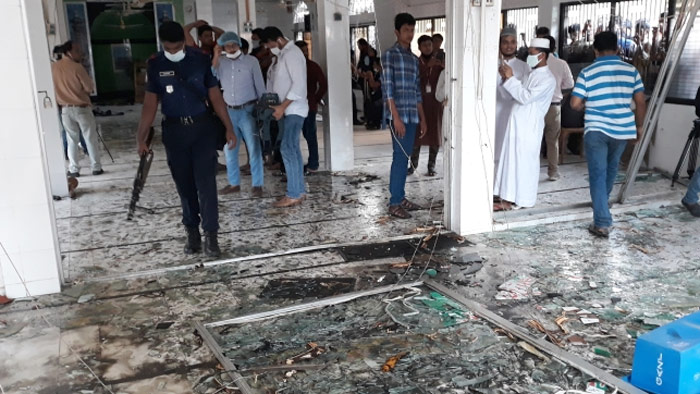 ক্ষতিগ্রস্ত মসজিদ সংগৃহীত