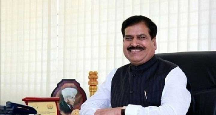 রেল প্রতিমন্ত্রী সুরেশ অঙ্গাদি